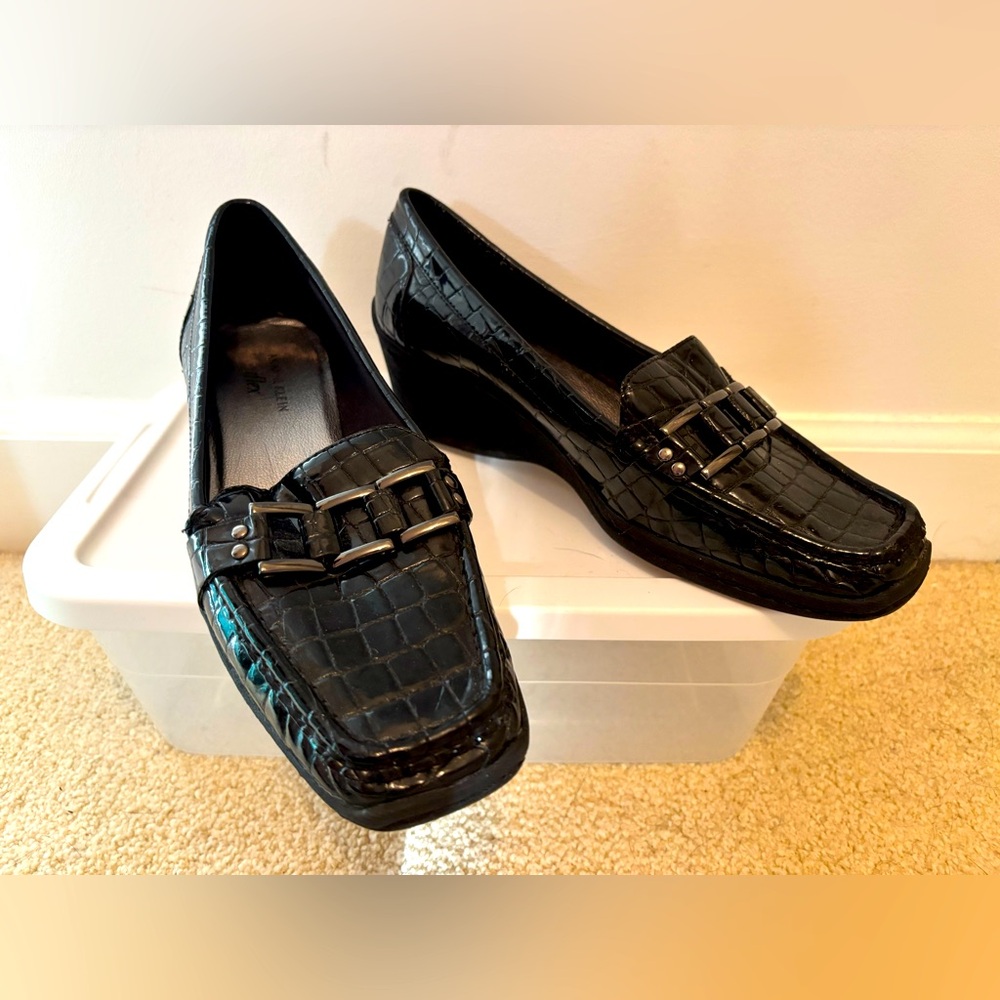 Anne Klein Flex black patent leather loafers on wedge heel - 9 1/2 (9.5)